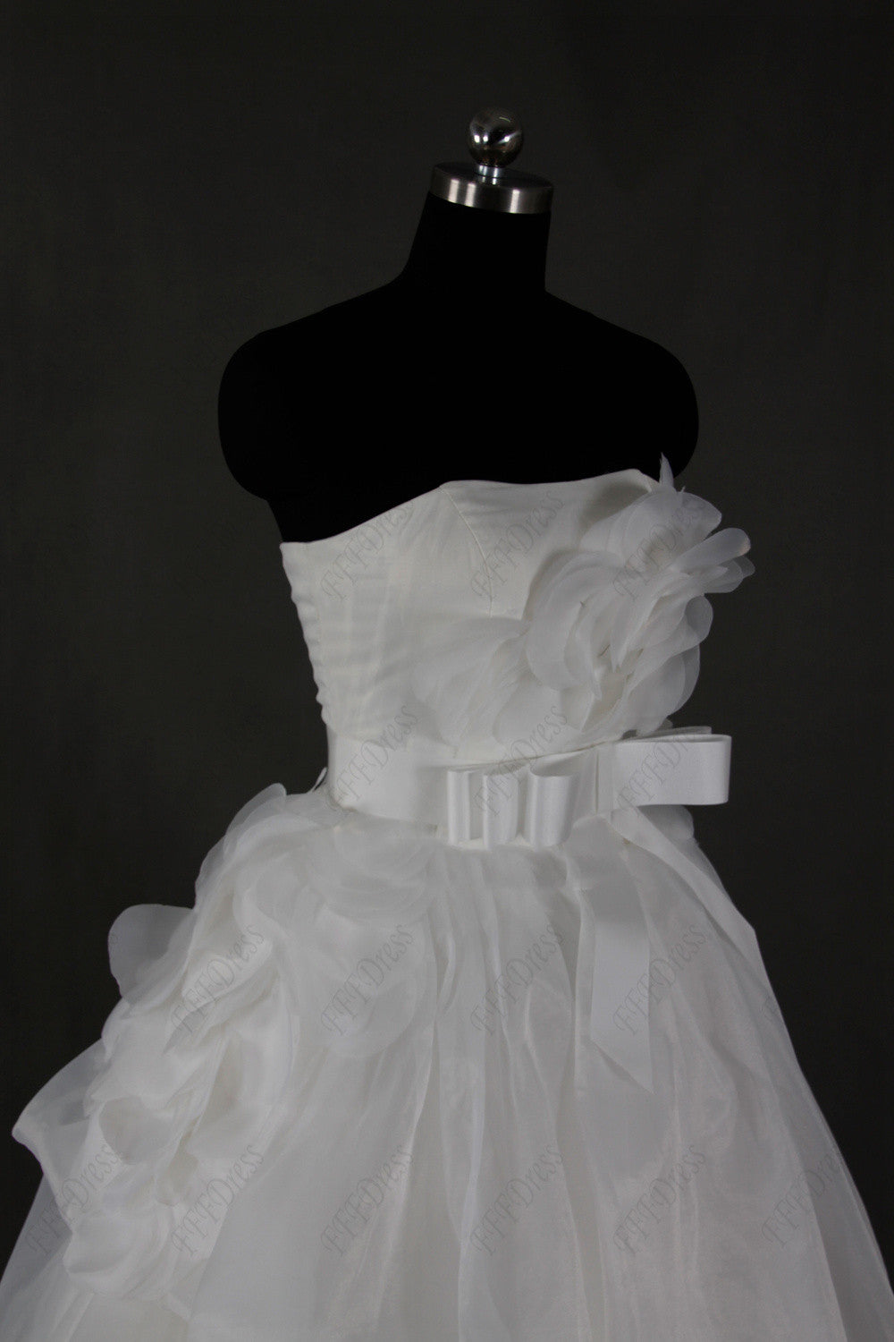 Flwoers pick up ball gown wedding dress with sash