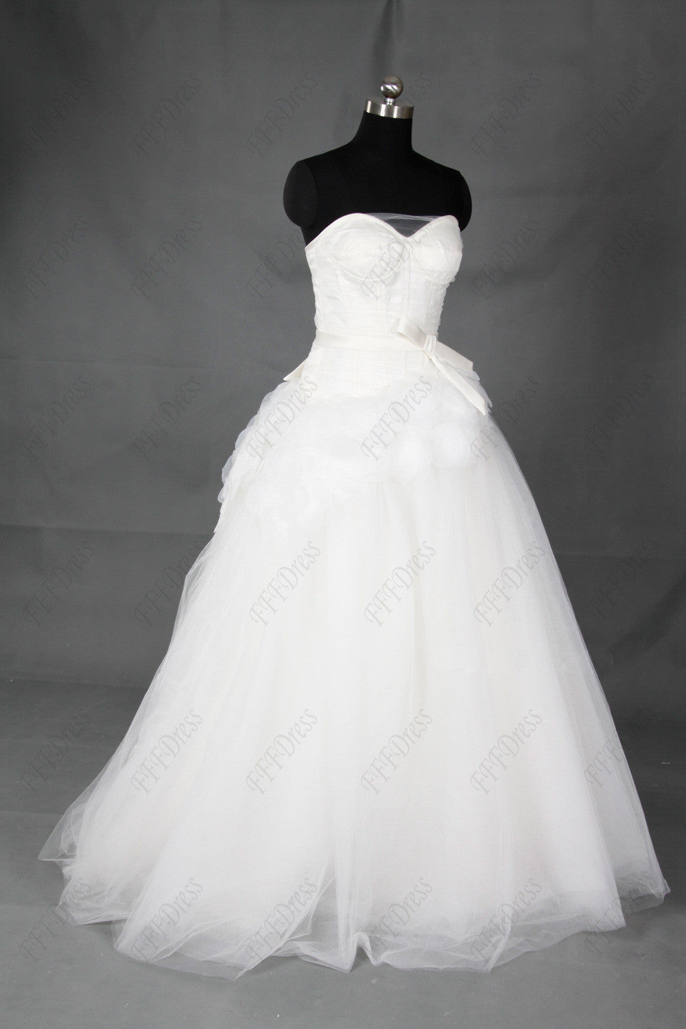Sweetheart ball gown wedding dresses with sash