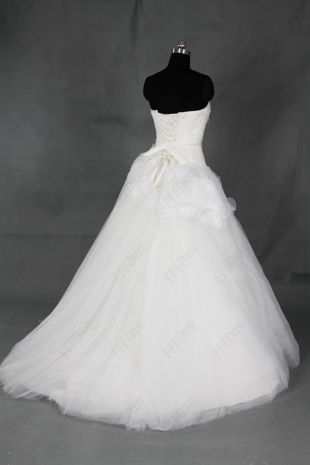 Sweetheart ball gown wedding dresses with sash