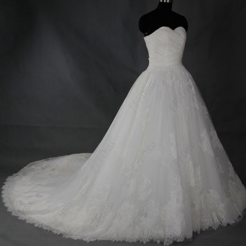 Sweetheart romantic lace ball gown wedding dress with train