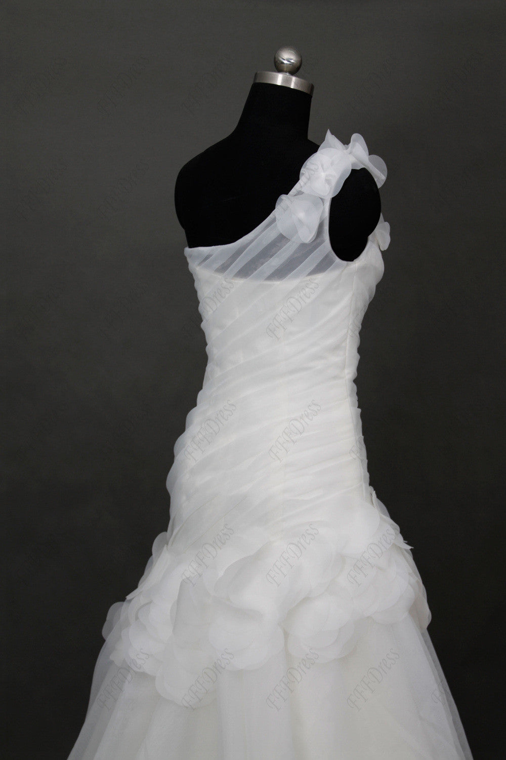 One shoulder flowers wedding dress