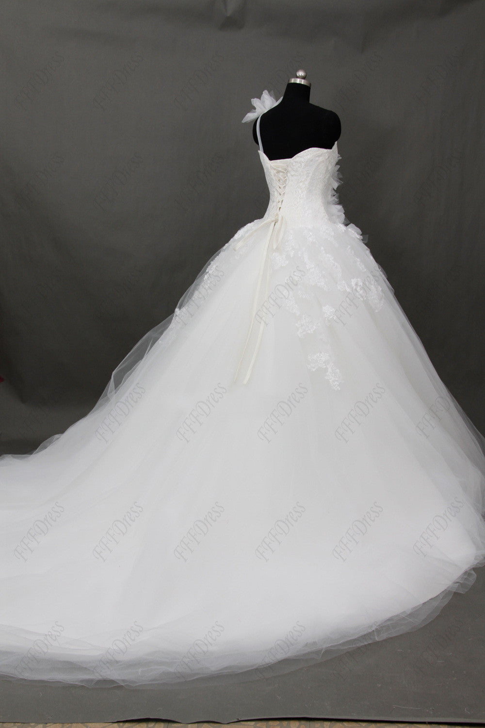 One shoulder lace flowers princess wedding dress