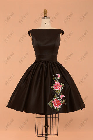 Black backless prom dresses short with embroidery