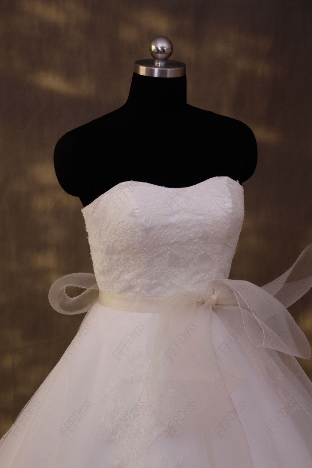 Sweetheart ball gown wedding dress with sash