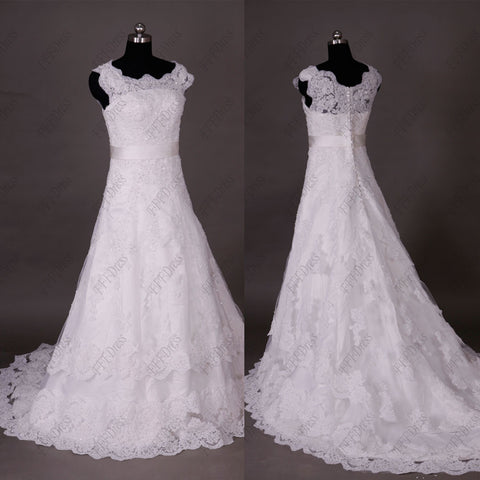 Scallops Beaded Fitted A Line Lace Wedding Dresses