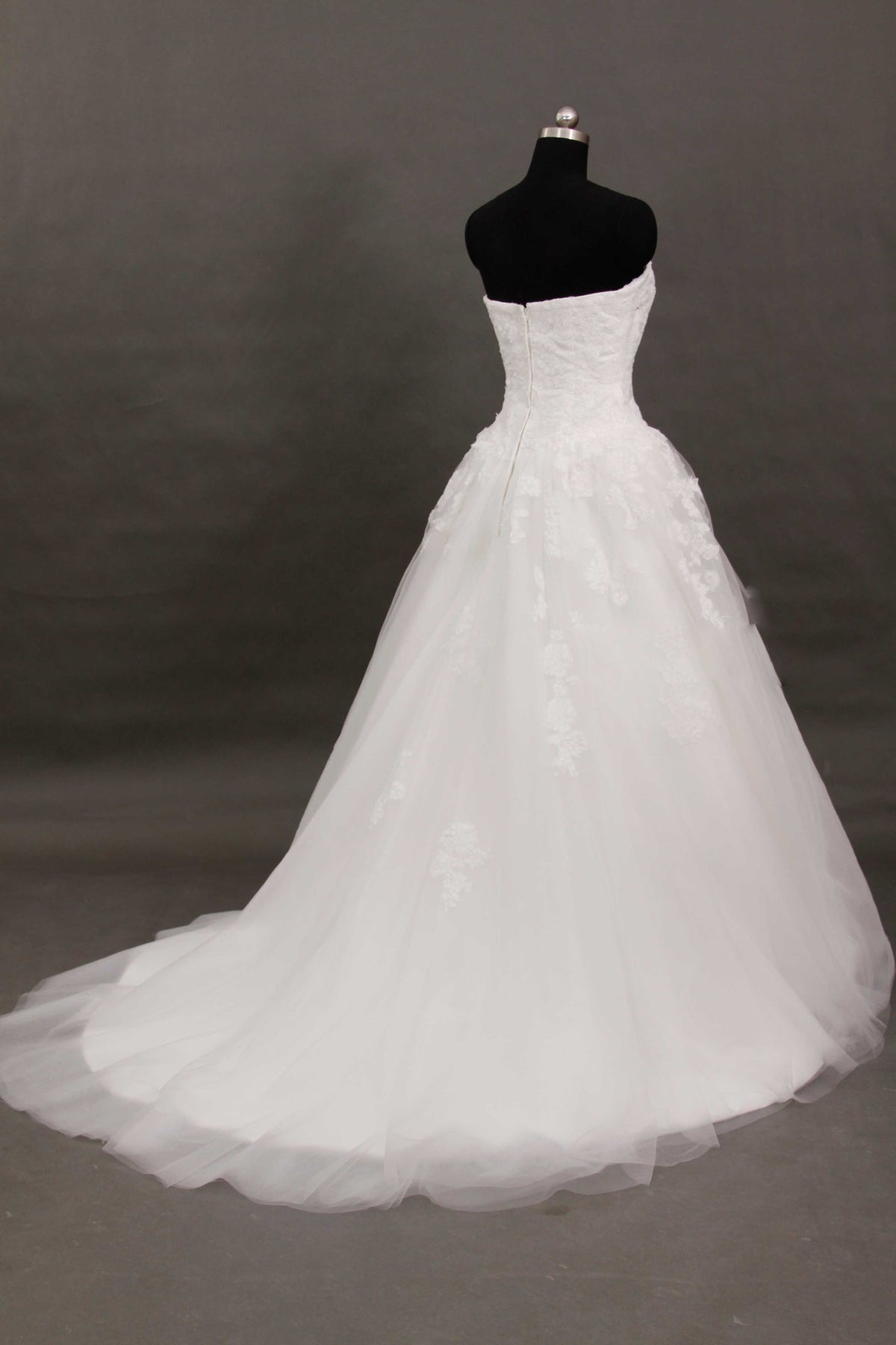 Sweetheart lace ball gown wedding dresses